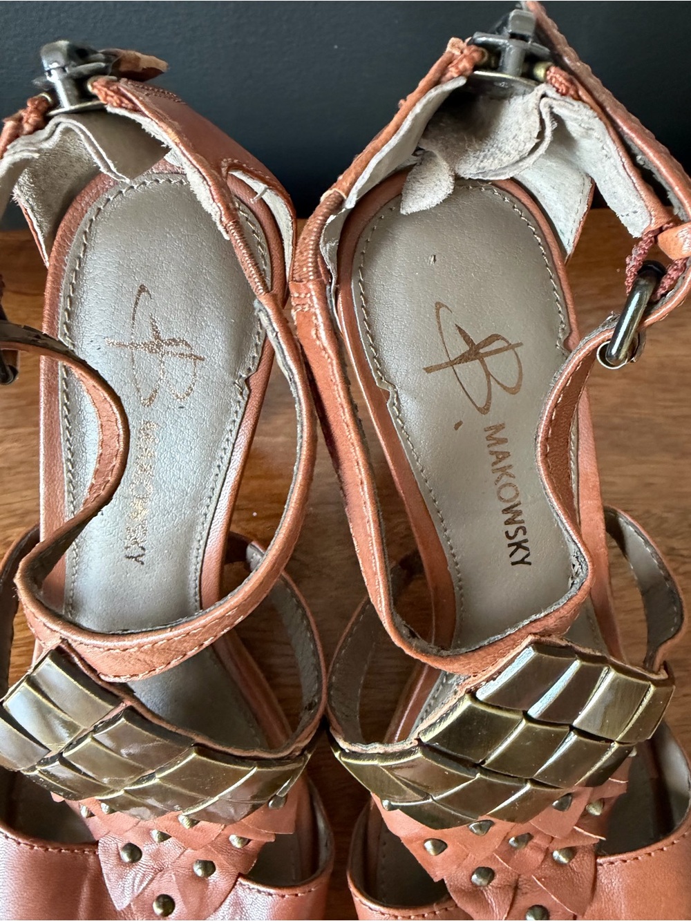 B. Makowsky Tan Leather Studded Sandals Heels with Metallic Accent - Picture 3 of 9